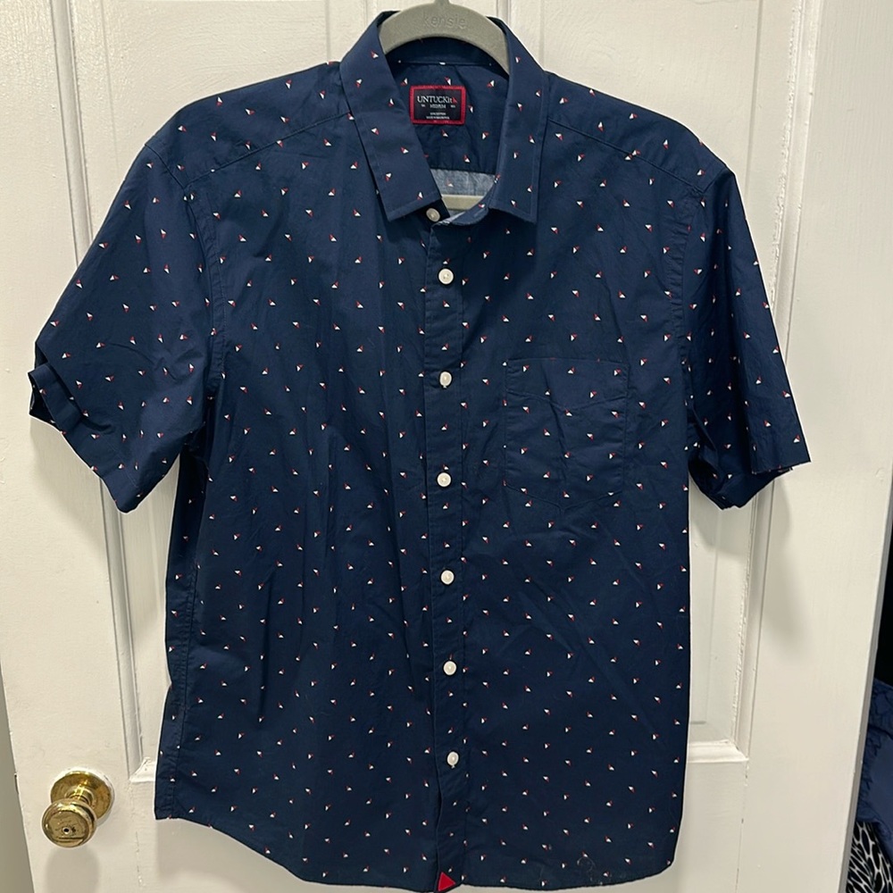 Men’s Size M Untuckit shirt. Red white and blue. NWOT
